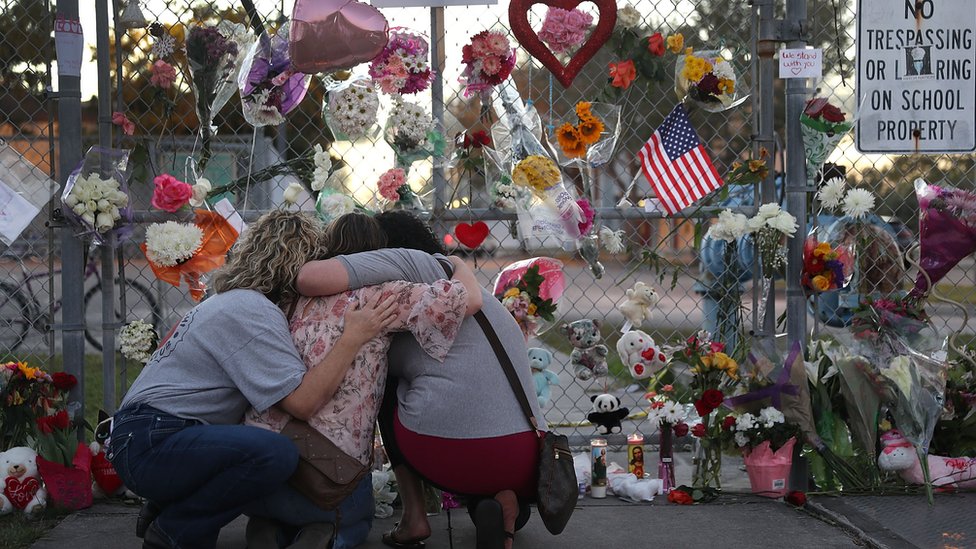 Tragedija u Beogradu: Šta je potrebno da se zajednica oporavi posle masovne pucnjave - američko iskustvo 4 Masovna pucnjava Parkland