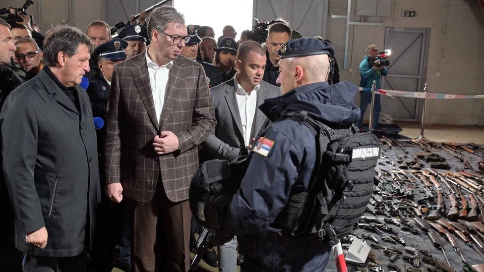 Tragedije u Beogradu: Rasprava u Skupštin - Brnabić i opozicija u klinču zbog „zakazivanja sistema" i „političkog performansa" 5 Bratislav Gašić (levo) i Aleksandar Vučić