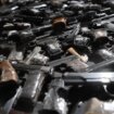 Tragedija u Beogradu i Mladenovcu: „Sve oružje osim trofejnog će biti uništeno", kažu iz MUP-a, dosad predato više od 50.000 komada 16