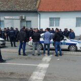Protest poljoprivrednika u Srbiji: Četvrti dan blokade puteva, policija naredila da se traktori sklone sa ulica u Pančevu 11