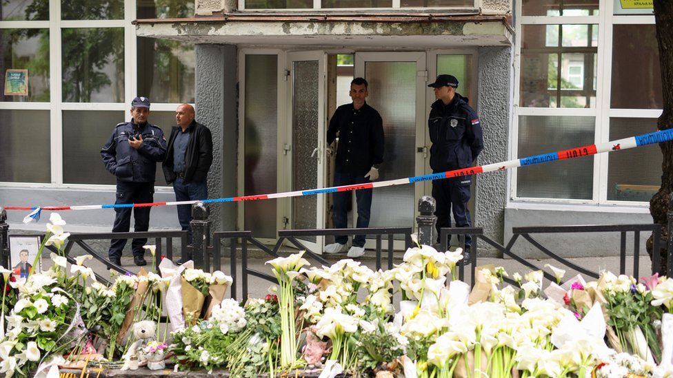 Tragedija u Beogradu: Ponovo nastava u školi „Vladislav Ribnikar", ali nisu svi roditelji saglasni 1 Ribnikar, škola, Beograd, tragedija