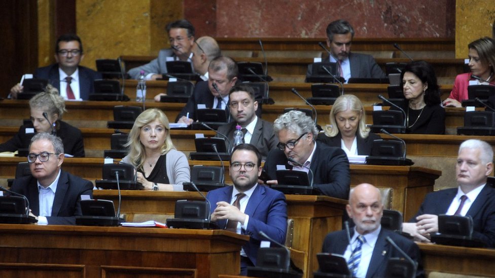 Tragedije u Beogradu: Rasprava u Skupštini - „Ostavke, ostavke", vikali poslanici opozicije i pitali „koliko košta miting SNS i ko ga plaća" 3 opozicija, poslanici opozicije