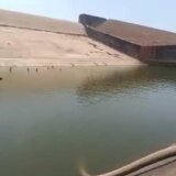 Indija: Zvaničnik naredio da se isprazni dva miliona litara vode iz veštačkog jezera kako bi pronašao telefon 8