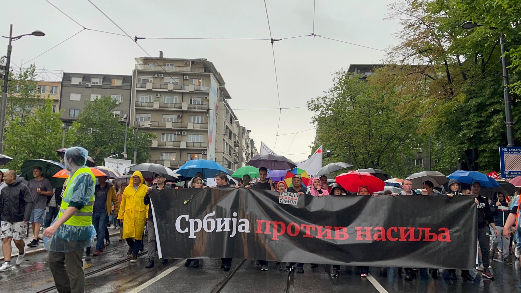 Desetine hiljada ljudi na protestu "Srbija protiv nasilja"