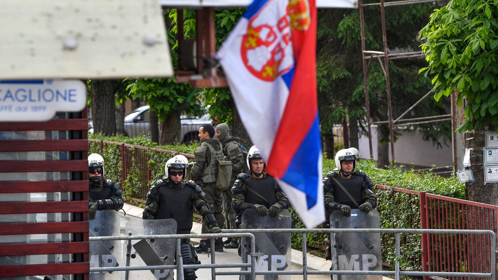 Srbija i Kosovo: Mirno posle žestokih sukoba, NATO raspoređuje dodatne snage, Amerika kažnjava Prištinu 1 Kosovo, zvečan