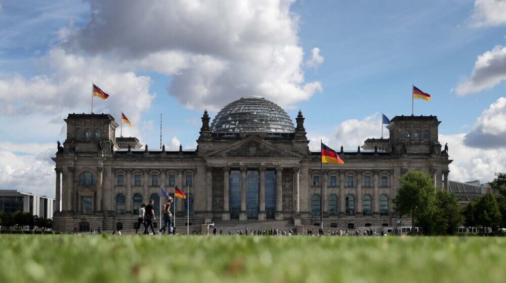 Bundestagu upućen zahtev za produženje mandata nemačkim vojnicima na Kosovu 11