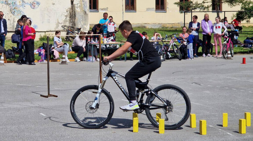 Zrenjaninski osnovci poseduju potrebno znanje o saobraćaju, nastavljaju takmičenje na regionalnoj smotri 1
