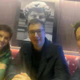 Gde je bio Vučić tokom protesta: "Ovde smo samo nas troje" 13