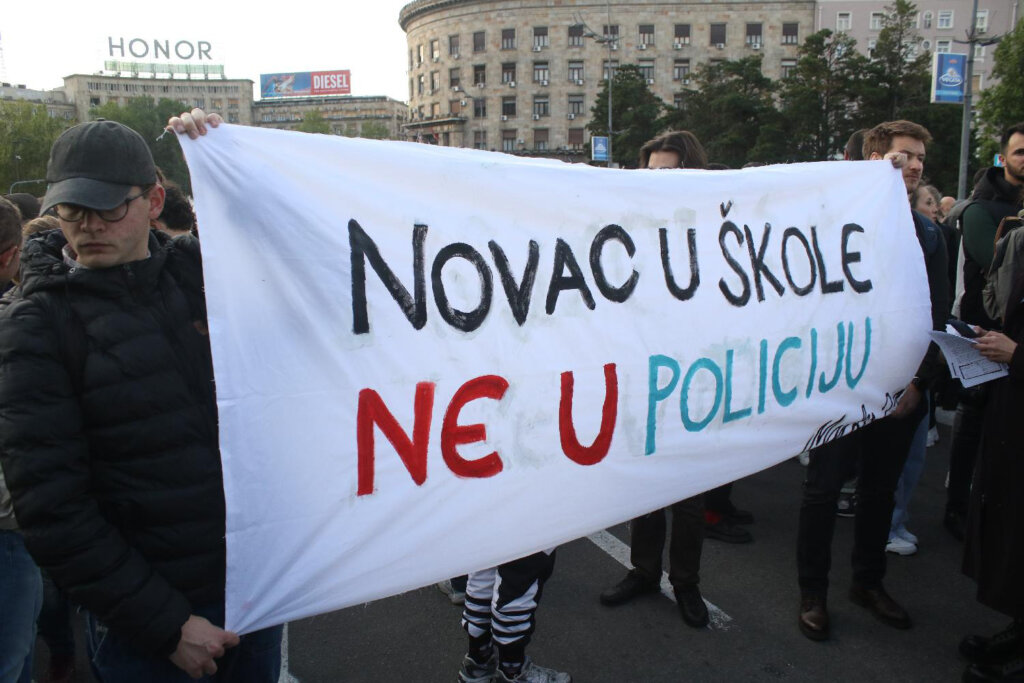 Ko je bila jedina govornica u tišini skupa "Srbija protiv nasilja": Marina Vidojević, profesorka koja Domanovića i Nušića ne predaje iz fotelje 2