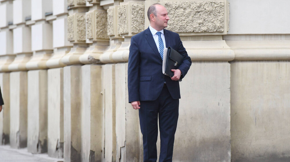 Gradonačelnik Novog Sada osudio ispisivanje fašističkih parola: Počinioci moraju biti što pre pronađeni 1