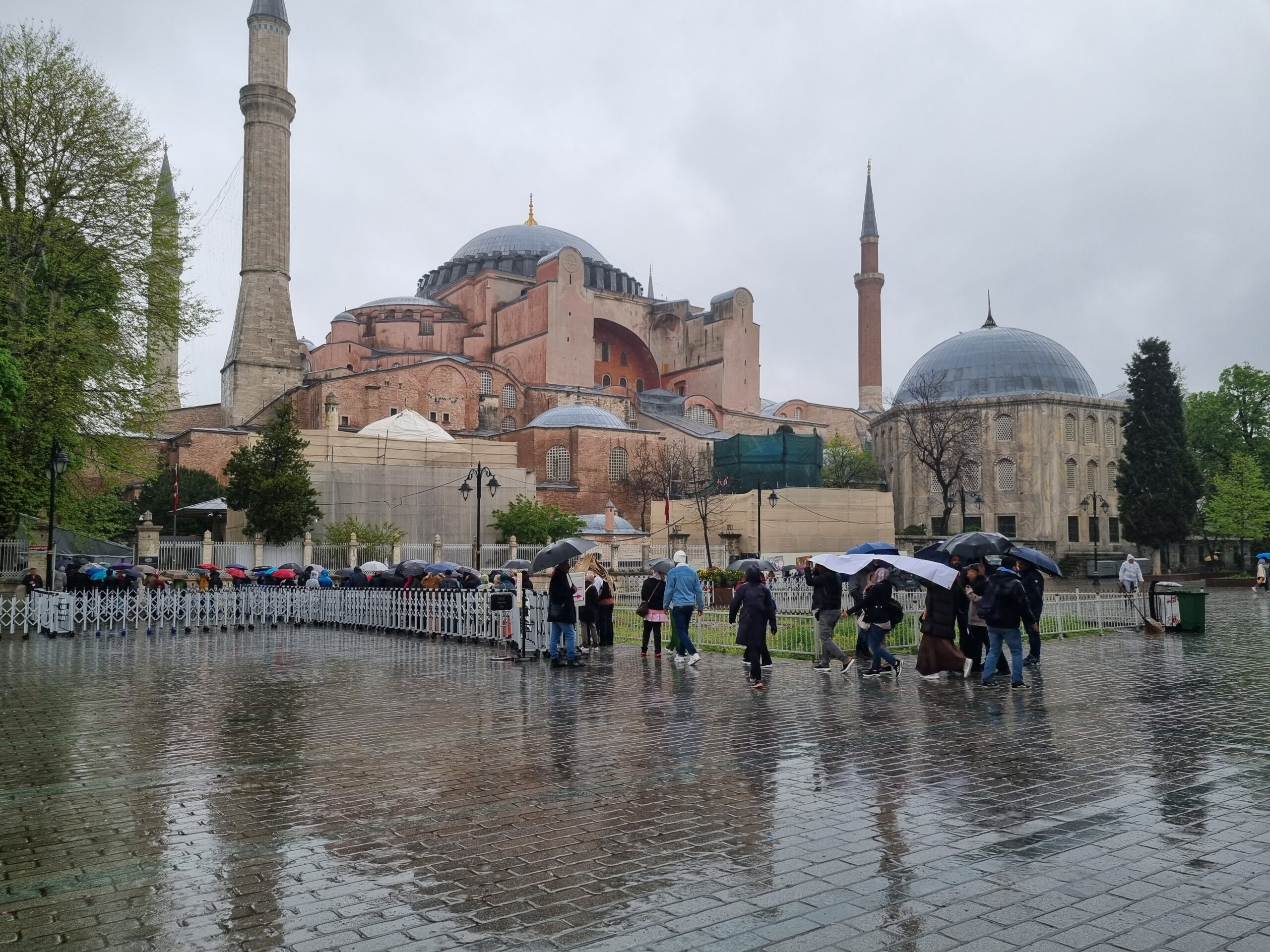 Reporter Danasa u Istanbulu dve nedelje uoči izbora: Bosfor još uvek spava između istoka i zapada (FOTO) 3 Reporter Danasa u Istanbulu dve nedelje uoči izbora: Bosfor još uvek spava između istoka i zapada (FOTO) 3