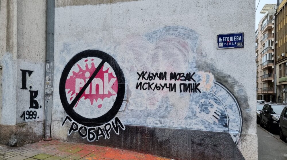 "Uključi mozak, isključi Pink": Grobari prekrečili srce s nekadašnjeg murala Ratka Mladića 1