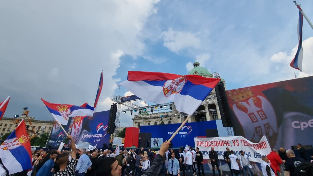 Iz kulisa "Srbije nade" nazad u "Srbiju brige": Kako su protekli sati onima koji su dovedeni na Vučićev miting? 2