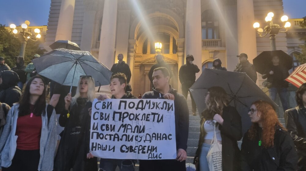 Ko pokuša da isprovocira nasilje na protestu protiv nasilja 1