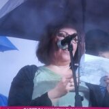Suspendovana zrenjaninska profesorka na protestu poručila: Šta ako nije dovoljno da se od dece prave dobri ljudi 17