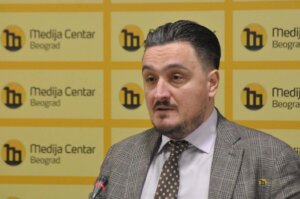 Advokat Jovan Rajić ocenio je, za današnje izdanje lista Nova, da se u slučaju Bezbednosno-informativne agencije (BIA) koja je skoro četiri meseca prisluškivala prostorije Pokreta slobodnih građana (PSG), na delu vidi "policijsko-pravosudna hobotnica, kojom rukovodi režim".