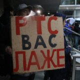 BLOG UŽIVO Četvrti protest "Srbija protiv nasilja": Građani se razilaze, deo ostao kod RTS-a (FOTO, VIDEO) 7