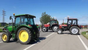 UŽIVO Drugi dan protesta poljoprivrednika: Novosadski poljoprivrednici večeras odlučuju o daljim protestima, Subotičani odblokirali centar grada (VIDEO, FOTO) 5 UŽIVO Drugi dan protesta poljoprivrednika: Novosadski poljoprivrednici večeras odlučuju o daljim protestima, Subotičani odblokirali centar grada (VIDEO, FOTO) 9