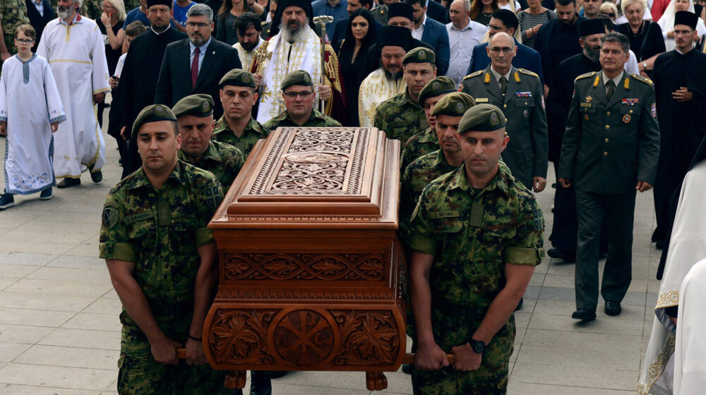 Mošti Vladike Nikolaja ispraćene iz Beograda, Patrijarh pozvao na razumevanje i ljubav 1