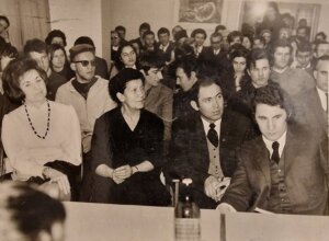 Pisaća mašina Desanke Maksimović, posvete pisane rukom slavne pesnikinje, fotografije 3 Pisaća mašina Desanke Maksimović, posvete pisane rukom slavne pesnikinje, fotografije 3