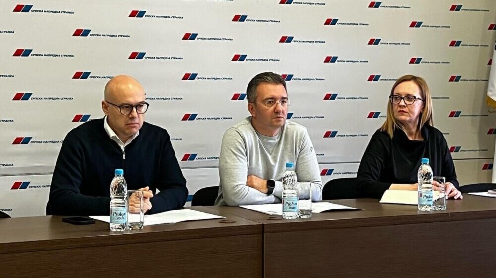 Novosadski naprednjaci održali sastanak: Vidimo se 26. maja u Beogradu, na skupu jedinstva 1