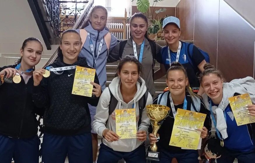 Učenice subotičke Hemijsko-tehnološke škole šampionke države u futsalu 1