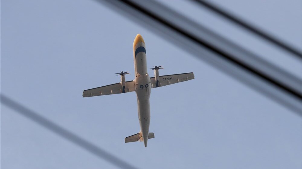 (VIDEO) Putnik otvorio vrata na avionu prilikom sletanja u Južnu Koreju 1