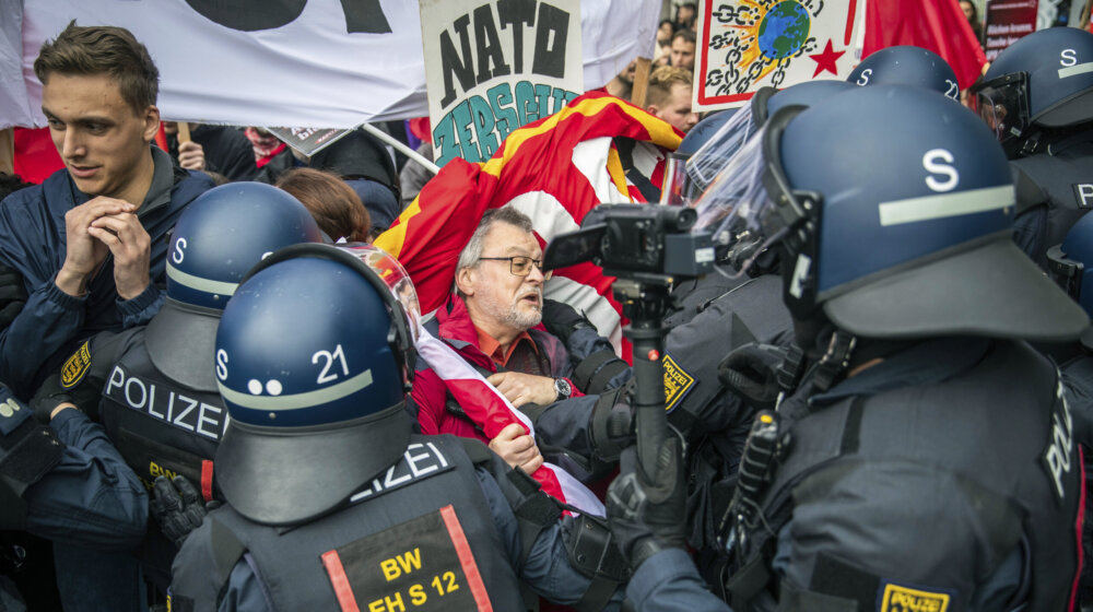 Marševi i demonstracije "moćnih sindikata", sukobi radnika i policije od Nemačke do Turske: Kako je u svetu obeležen Prvi maj (FOTO) 1