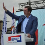 "Vučić je uplašen jer gubi podršku i zato organizuje skup": Sagovornici Danasa o uzavreloj atmosferi u društvu pred miting 8