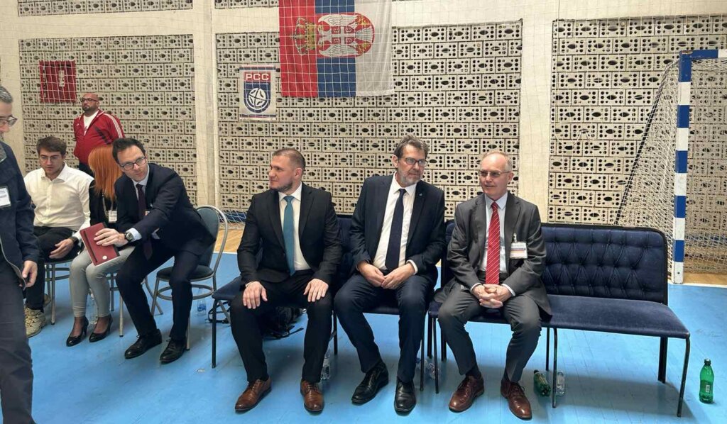 Politička utakmica Albanaca za izbor sastava Nacionalnog saveta u sportskoj hali u Bujanovcu 3 Politička utakmica Albanaca za izbor sastava Nacionalnog saveta u sportskoj hali u Bujanovcu 3