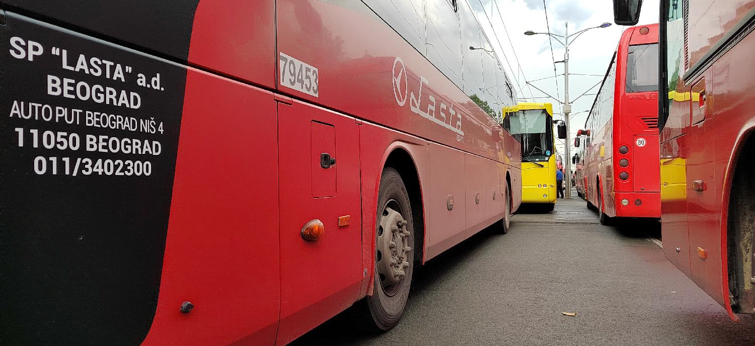 lasta "Dobar domaćin ne prodaje svoju imovinu": Da li je počela privatizacija Laste prodajom akcija na berzi? 2