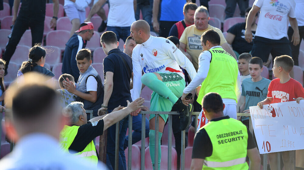 Incident na utakmici u Kragujevcu: Huligan udario kapitena Crvene zvezde Milana Borjana 1