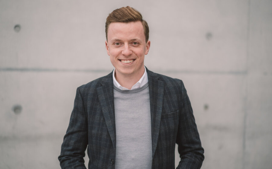 Poslanik Bundestaga Adis Ahmetović o neredima na Kosovu: Napad na vojnike Kfora neodgovoran, razmotriti povećanje kontigenta 1