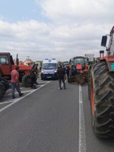 UŽIVO Četvrti dan protesta poljoprivrednika: Potvrdili Vladi Srbije da dolaze sutra na pregovore (VIDEO, FOTO) 3