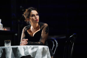 Hit predstava Jugoslovenskog dramskog pozorišta: "Edip" dve večeri na sceni Zagrebačkog Kazališta Mladih 2 Hit predstava Jugoslovenskog dramskog pozorišta: "Edip" dve večeri na sceni Zagrebačkog Kazališta Mladih 2