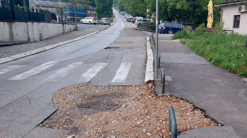 Klizište, blato i ulice kao minsko polje u užičkom naselju Krčagovo, a gradska vlast ne reaguje 1