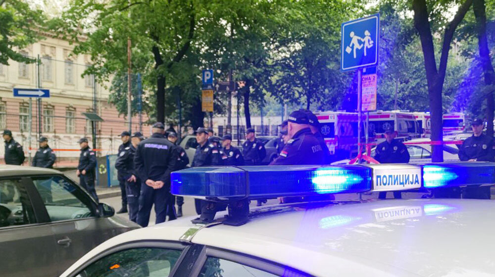 Učenik beogradske OŠ "Desanka Maksimović" doneo spisak imena đaka, policija reagovala 1