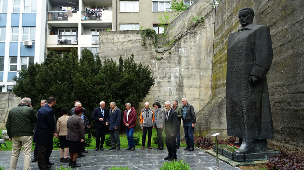 "Nekad je bilo solidarnosti, a danas su uzori starlete i kriminalci": Godišnjica smrti Josipa Broza Tita obeležena u Užicu 1