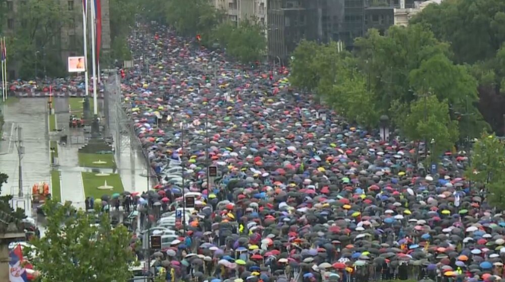 Dobrica Veselinović: Današnji protest još masovniji, potreba za korenitim promenama u društvu je velika 1