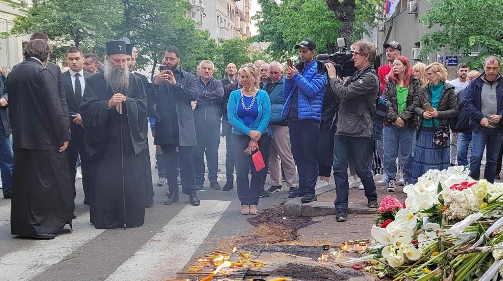 Patrijarh Porfirije odao počast stradalima u OŠ "Vladislav Ribnikar" 1