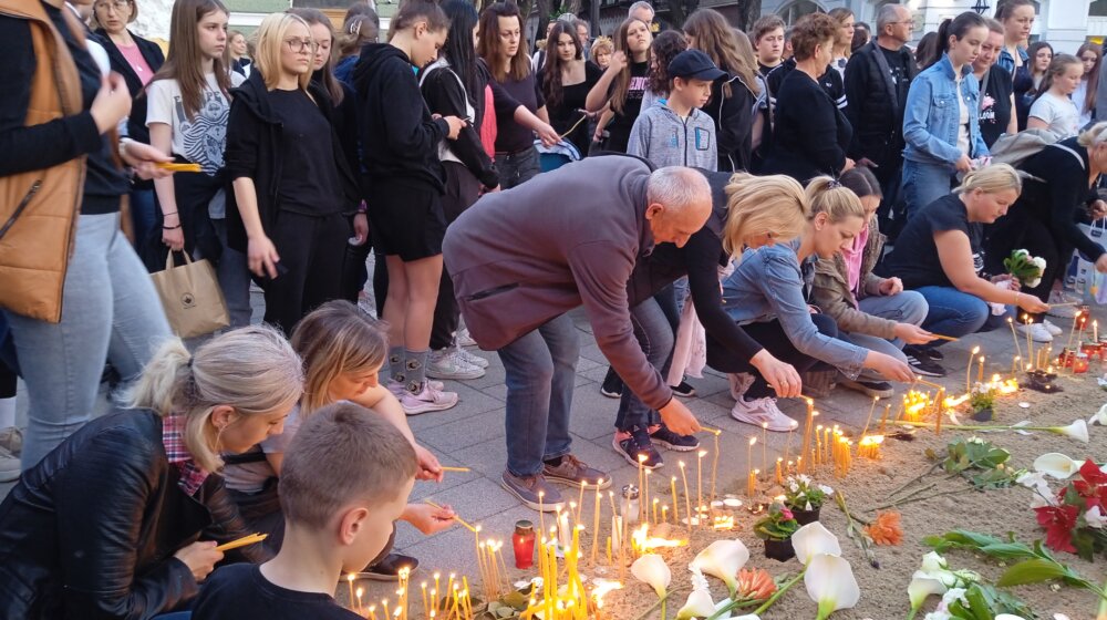 Protest "Srbija protiv nasilja" bez obraćanja političara, u 18 časova, ispred Skupštine Srbije, biće okončan šetnjom do zgrade Vlade 1