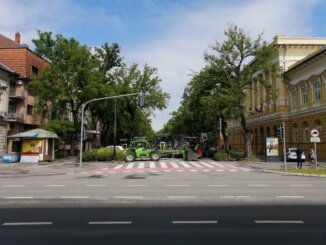 Subotički poljoprivrednici blokirali Štrosmajerovu ulicu Subotički poljoprivrednici radikalizovali protest: U centru grada 45 traktora, tokom dana još dve blokade Štrosmajerove ulice 4