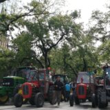 Subotički poljoprivrednici radikalizovali protest: U centru grada 45 traktora, tokom dana još dve blokade Štrosmajerove ulice 14