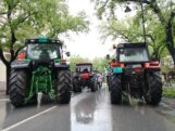 Subotički poljoprivrednici blokirali Štrosmajerovu ulicu do daljeg Subotički poljoprivrednici blokirali podvožnjak u Maksima Gorkog 28