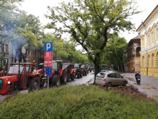 Subotički poljoprivrednici blokirali podvožnjak u Maksima Gorkog Subotički poljoprivrednici blokirali podvožnjak u Maksima Gorkog 3