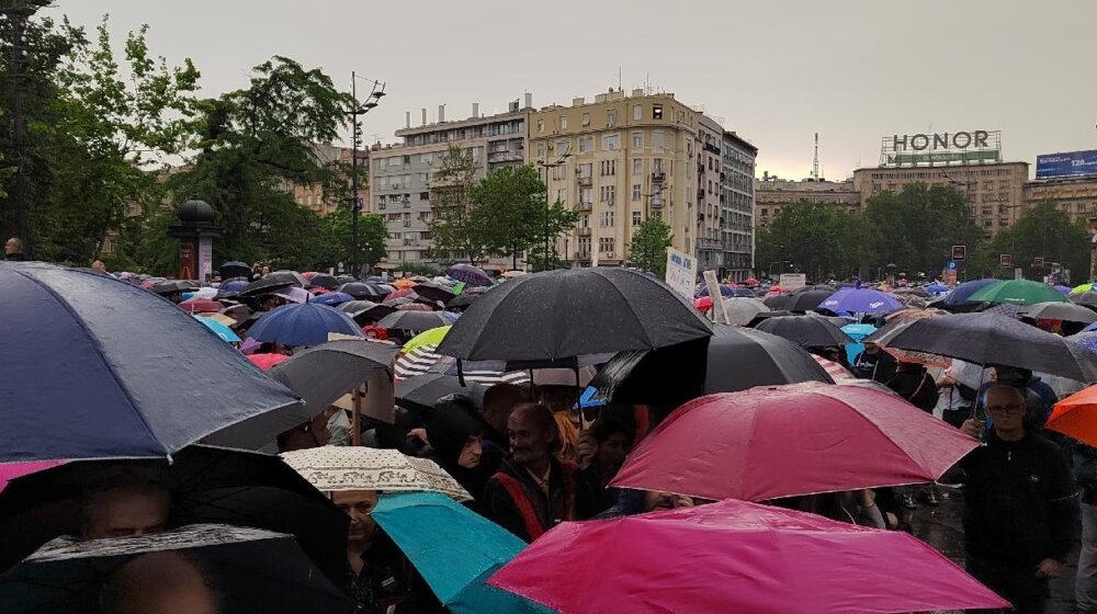 Građani još uvek pristižu na protest Srbija protiv nasilja, pridružili im se i studenti 1