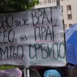 'Prsten' oko RTS-a, kiša, i uključenje u Dnevnik: Slike koje su obeležile protest "Srbija protiv nasilja" (FOTO) 10