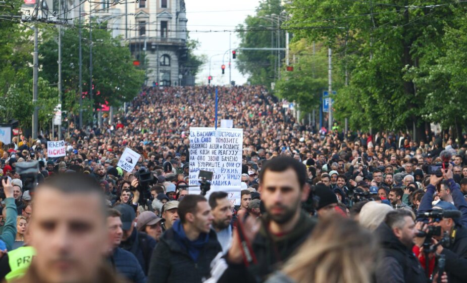 "Najveći protest od 5. oktobra": Kako je Dojče Vele video jučerašnje okupljanje građana 1