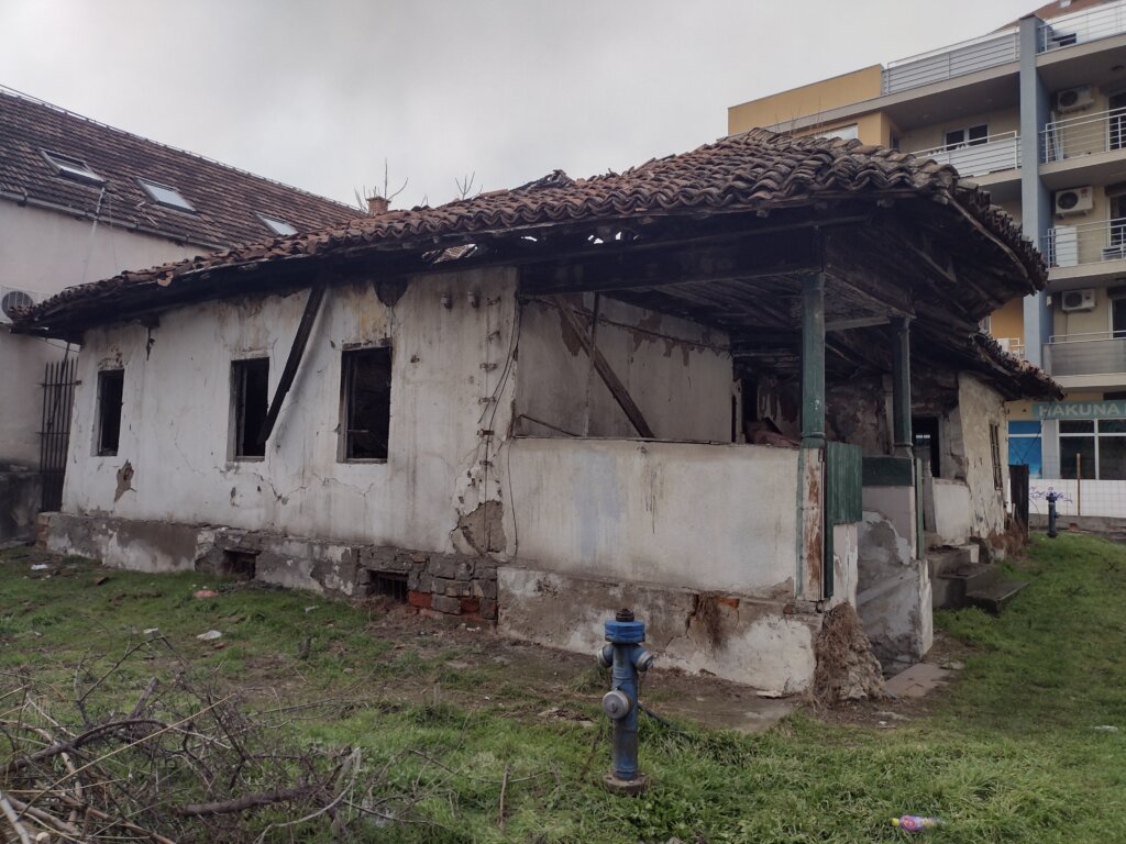 Zločin prema gradu i kriminalni čin: Reagovanje na rušenje kuće pod zaštitom države u Kragujevcu 4