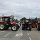 UŽIVO Četvrti dan protesta poljoprivrednika: Potvrdili Vladi Srbije da dolaze sutra na pregovore (VIDEO, FOTO) 8